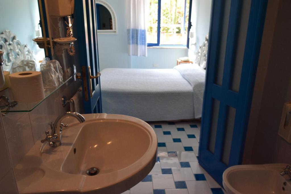 Hotel La Lampara Golfo Aranci Oda fotoğraf
